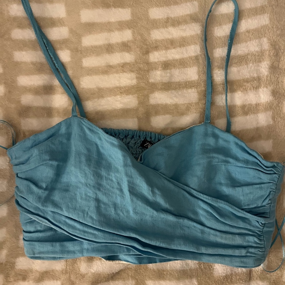 Light blue crop top w adjustable straps- Small